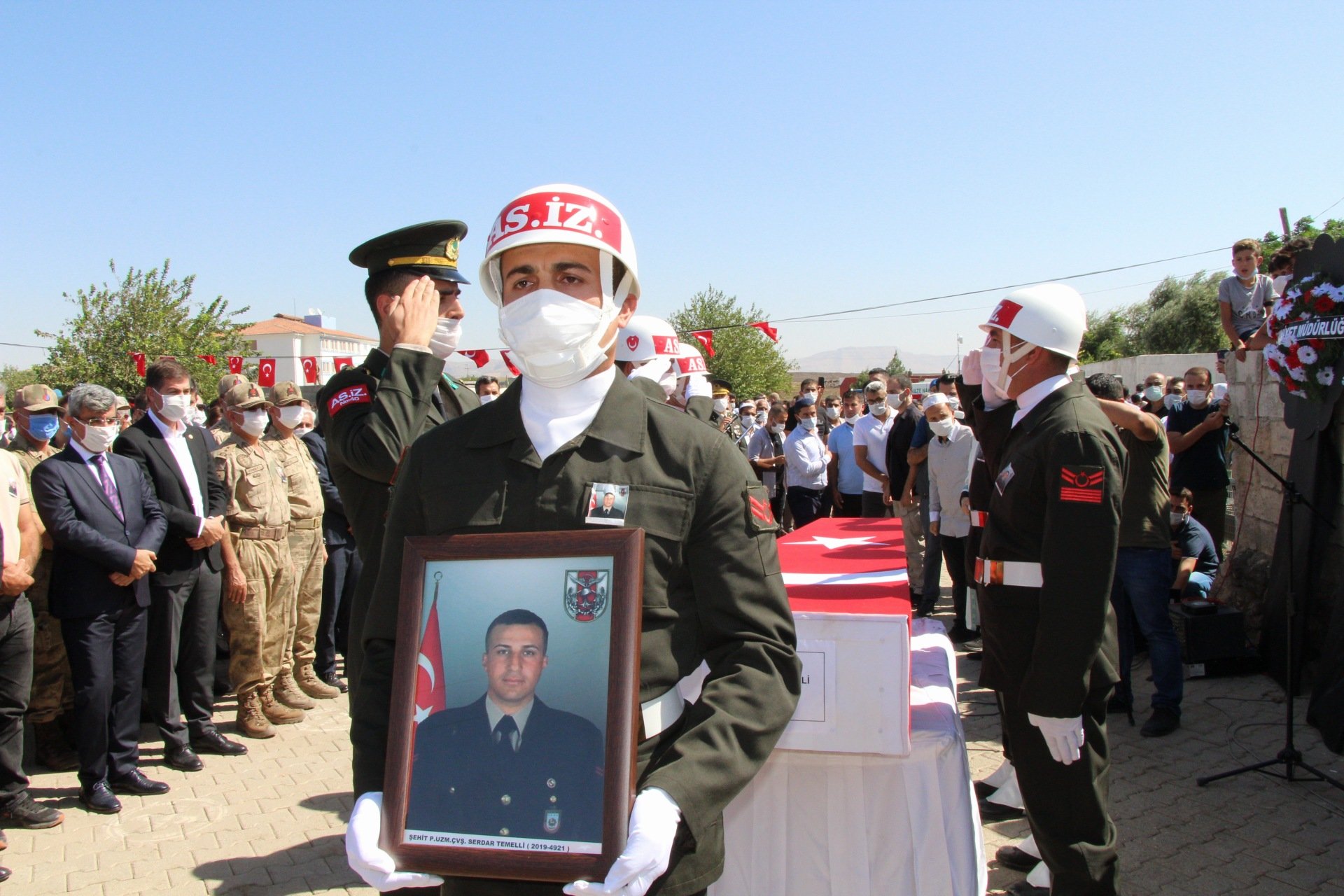 Mardin Şehidini gözyaşı ve ağıtlarla uğurlandı