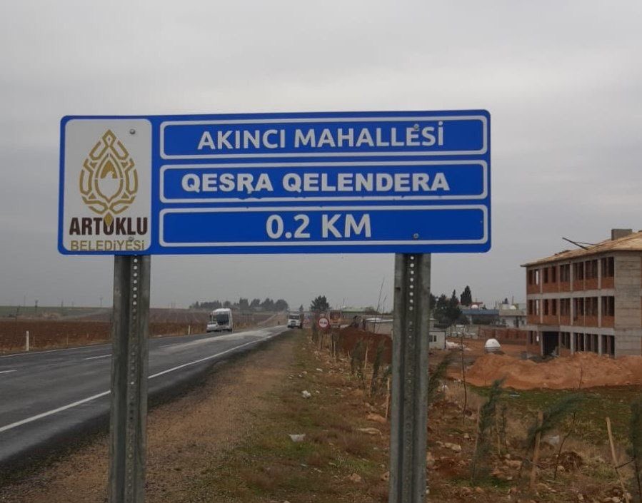 Artuklu Belediyesi Kürtçe tabelalardaki yanlışı düzeltti
