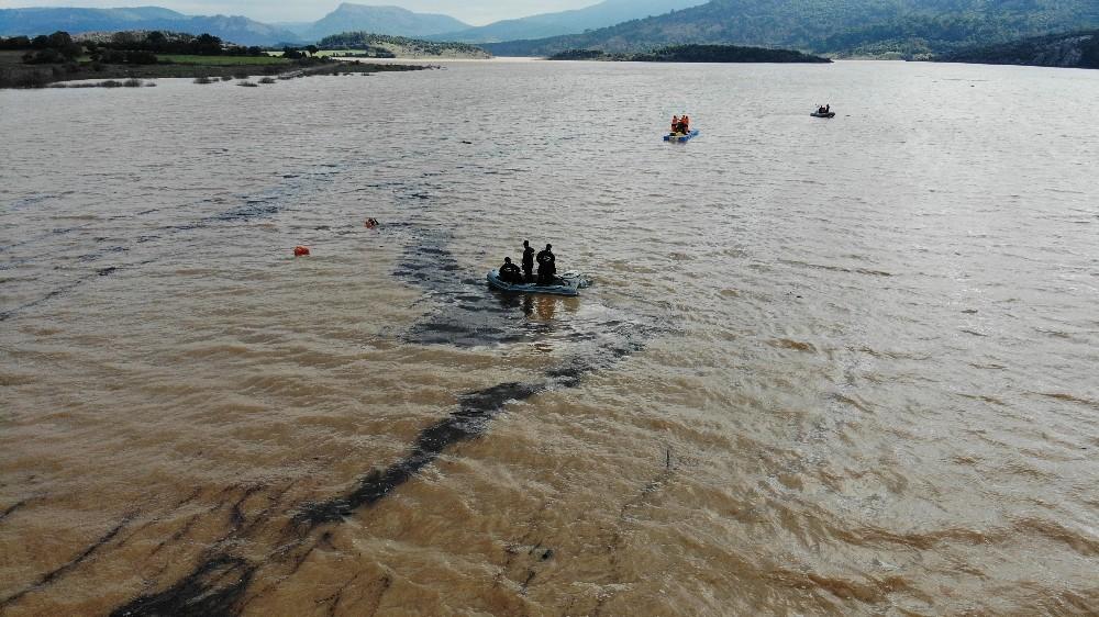 Çanakkale’nin Ayvacık ilçesi “Köy yolundan kimse gelmesin sel var”