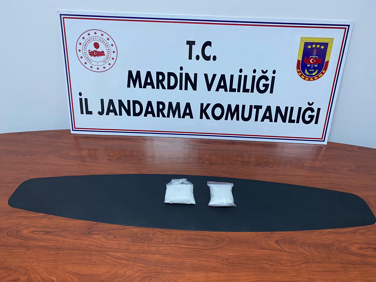 Mardin’de Jandarma alıcı kılığına girdi, uyuşturucu taciri suçüstü yakaladı