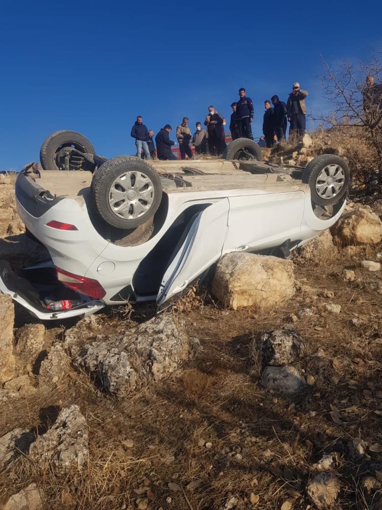 Mardin’de kaya parçası olası faciayı önledi: 4 yaralı