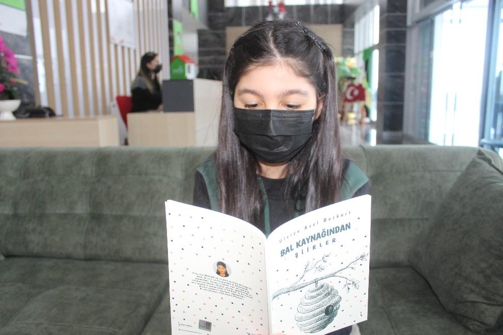 10 yaşında kitap çıkardı