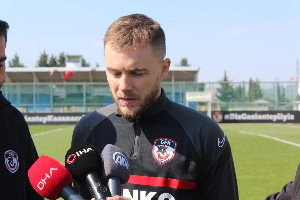 Alexandru Maxim: “Beşiktaş maçından 3 puan alabileceğimizi düşünüyorum”