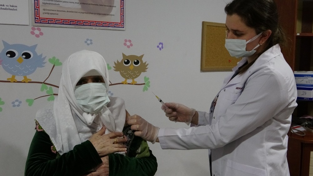 Koronavirüs aşı randevusu nasıl alınır, aşı randevusu nasıl alınır, 60 yaş üzeri aşı randevusu nasıl alınır? Koronavirüs aşı randevusu nereden alınır?