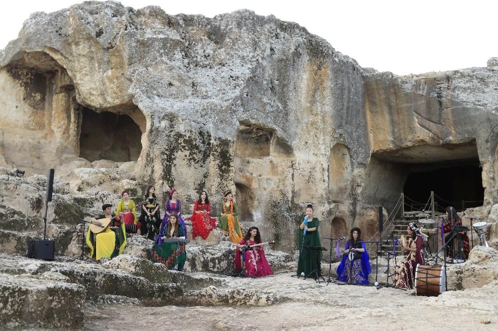 Geçmişin Sesi: Amida Konserlerinin 5’inci serisi kadınlar için