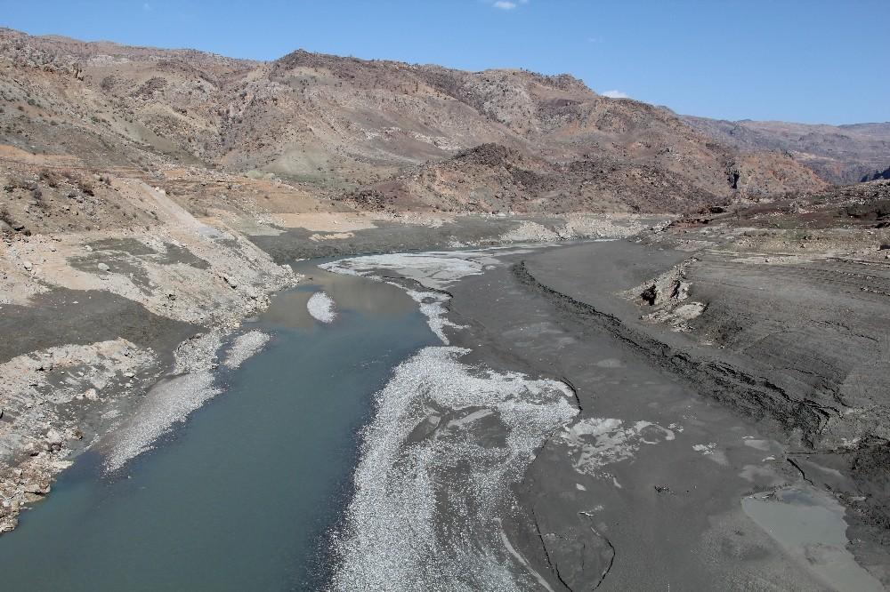 Siirt’te kuraklık baş gösterdi, barajlarda su seviyesinin düşmesi çiftçileri tedirgin etti