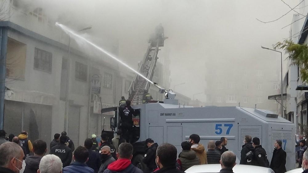 Terörün kökü kazındı, TOMA’lar yangına müdahale etmeye başladı