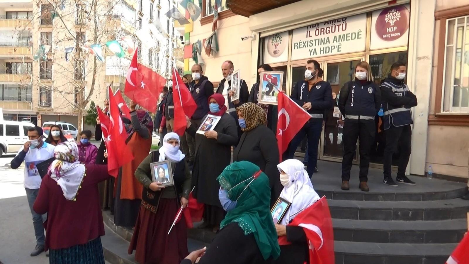 Evlat nöbetindeki babadan oğluna teslim ol çağrısı