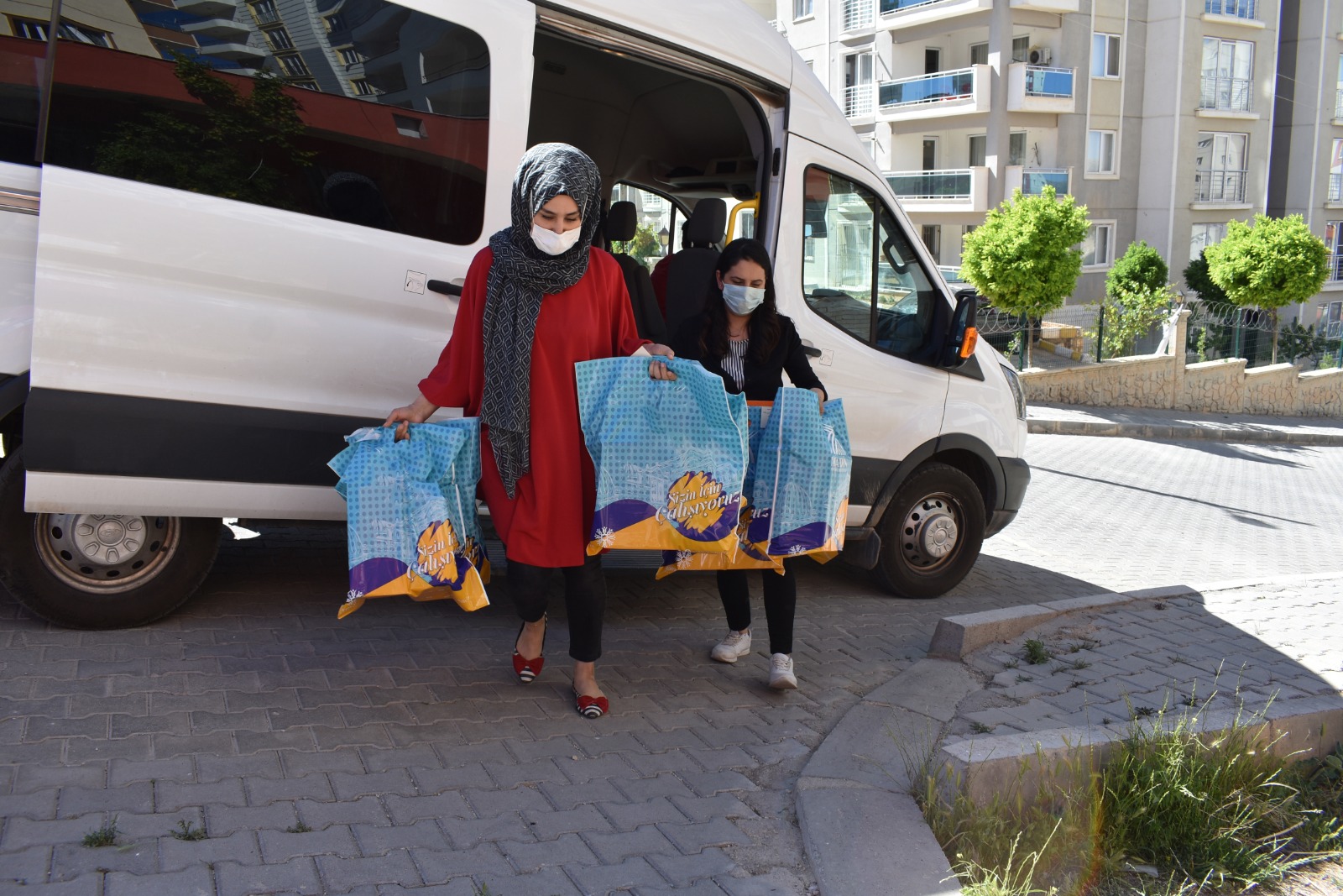 Mardin Büyükşehir Belediyesi, ihtiyaç sahibi Iraklı ailelere sahip çıktı