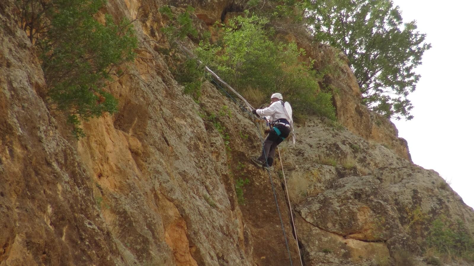 Dağın zirvesindeki hobisini kazanca dönüştürdü