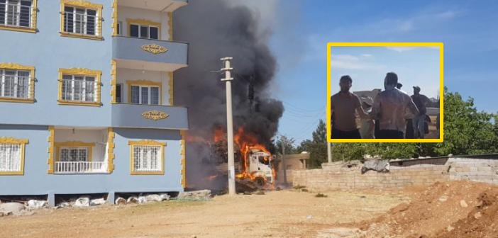 Mardin’de saman yüklü TIR yandı, sürücü canını zor kurtardı