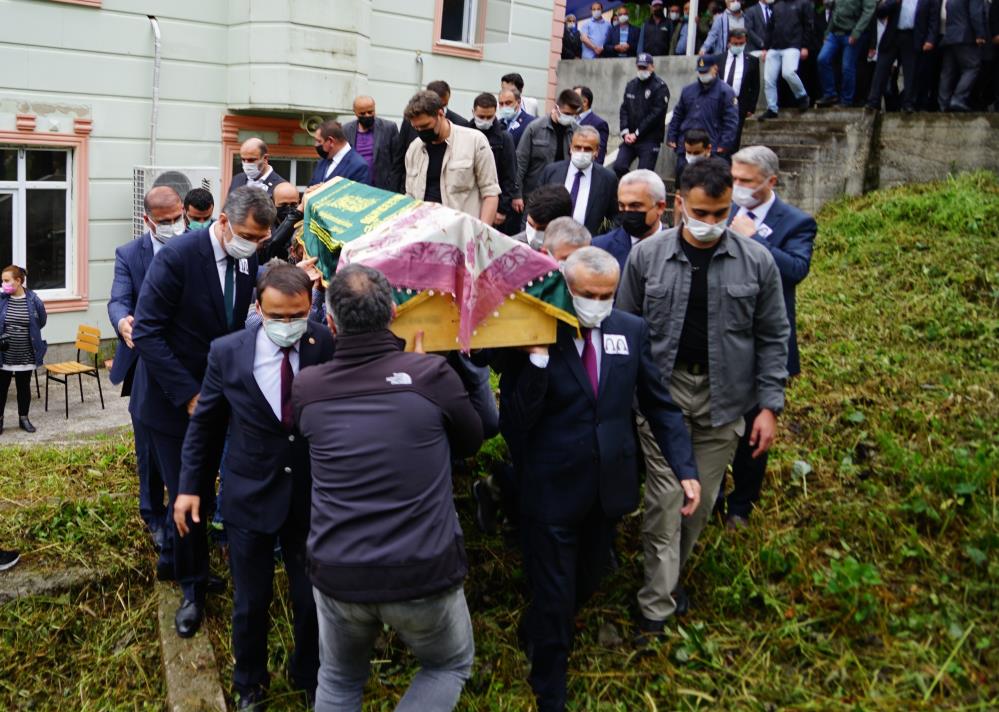 Kazada hayatını kaybeden Büşra öğretmen, toprağa verildi