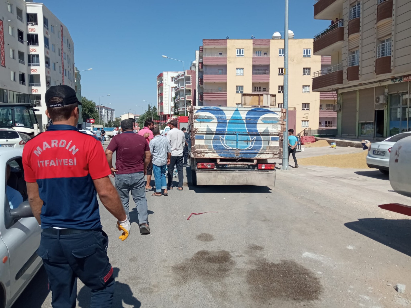 Geri manevra yapan kamyonetin altında kalan kadın hayatını kaybetti