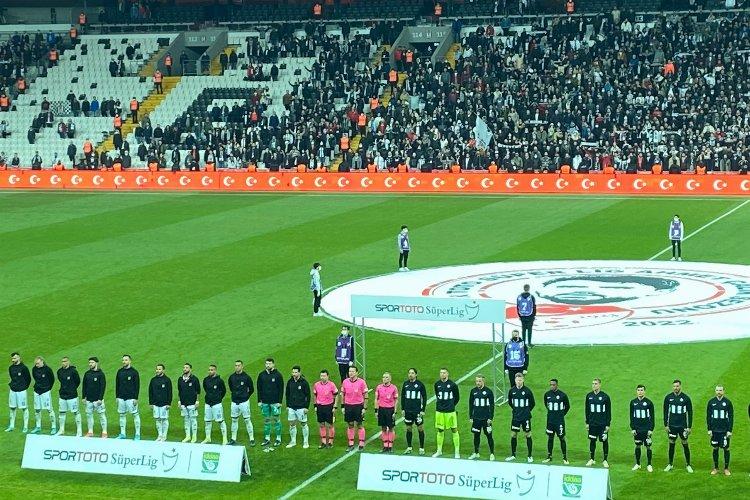 Beşiktaş’tan farkındalık pankartı
