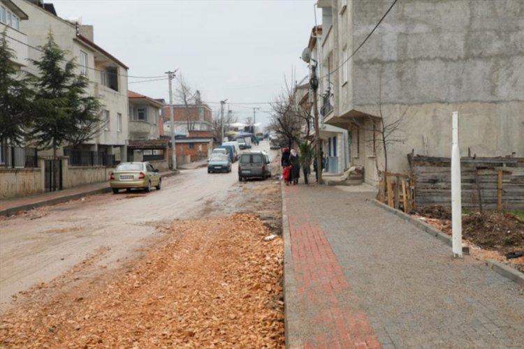 Bursa İnegöl Huzur Mahallesi’nde eksik kaldırımlar tamamlanıyor
