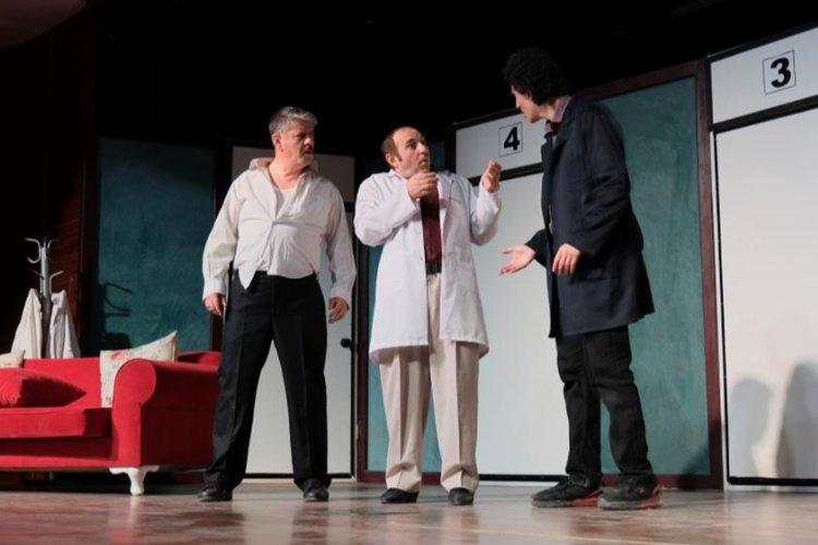 Bursa İnegöl’de Deliler Evi izleyici ile buluştu