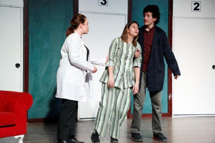 Bursa İnegöl’de ‘Deliler Evi’ sahne için gün sayıyor