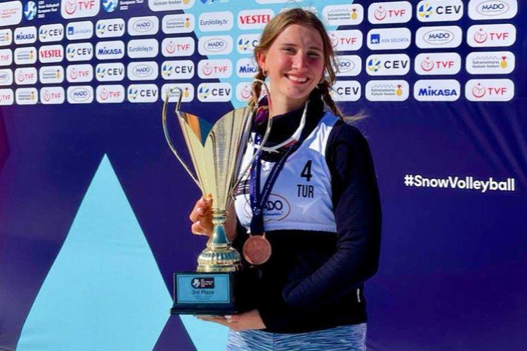 Bursa Nilüferli sporcu Sanem’in kar performansı