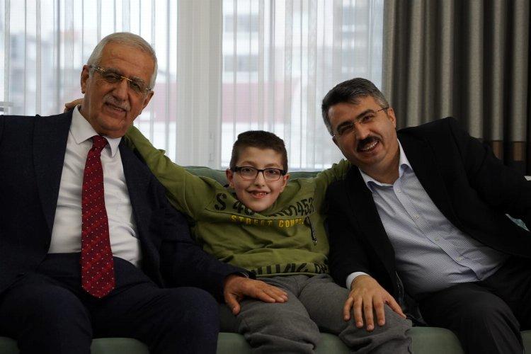 Bursa Yıldırım’da Başkan Yılmaz, ev ziyaretlerine devam ediyor