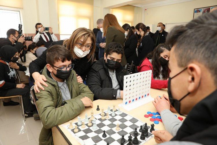 Gaziantep’te 10 bin öğrenciye deprem eğitimi ve acil durum çantası