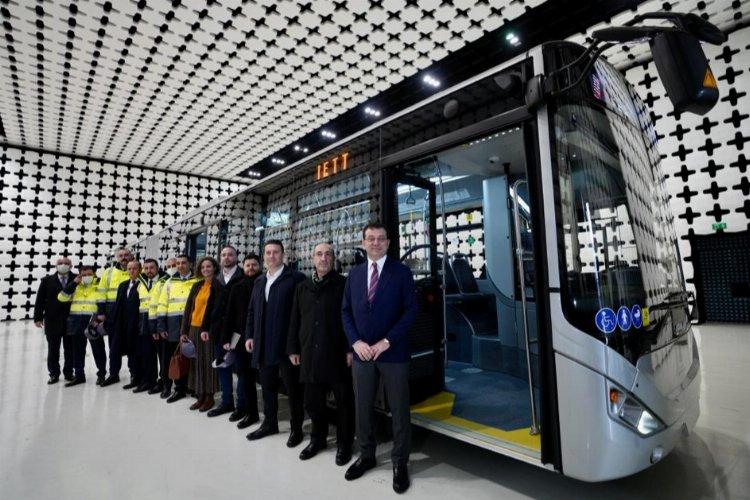 İstanbul’un yeni metrobüsünü yerinde test etti