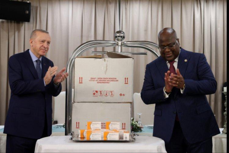 Türkiye’den 100 bin doz hibe aşı