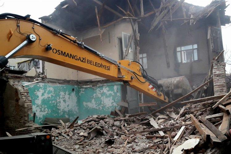 Bursa Osmangazi’de metruk bina temizliği