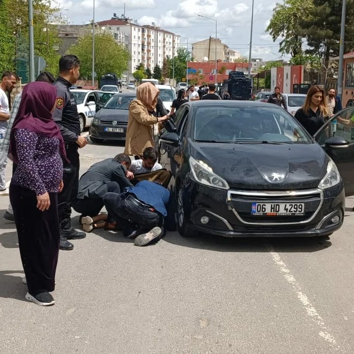 Mardin’de otomobilin çarptığı çocuk yaralandı