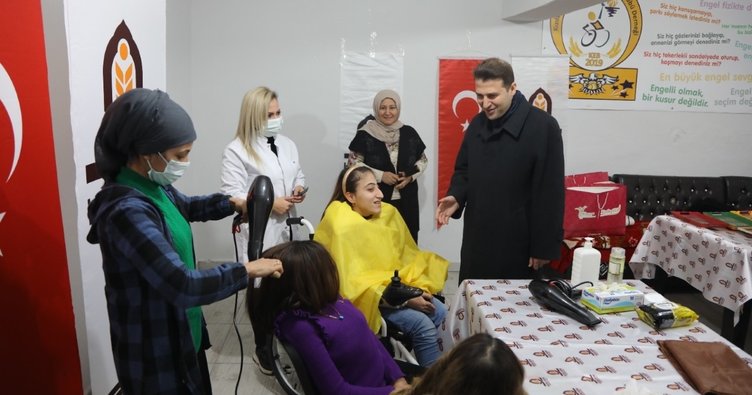 Kızıltepe Belediyesi’nden görme engelli kadınlara ücretsiz kuaförlük hizmeti