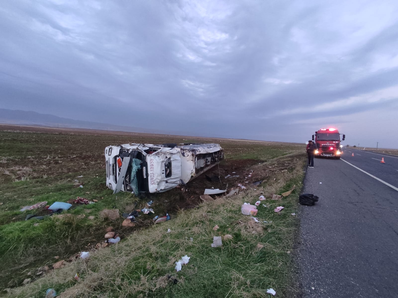 Mardin’de akaryakıt yüklü tanker devrildi: 1 yaralı