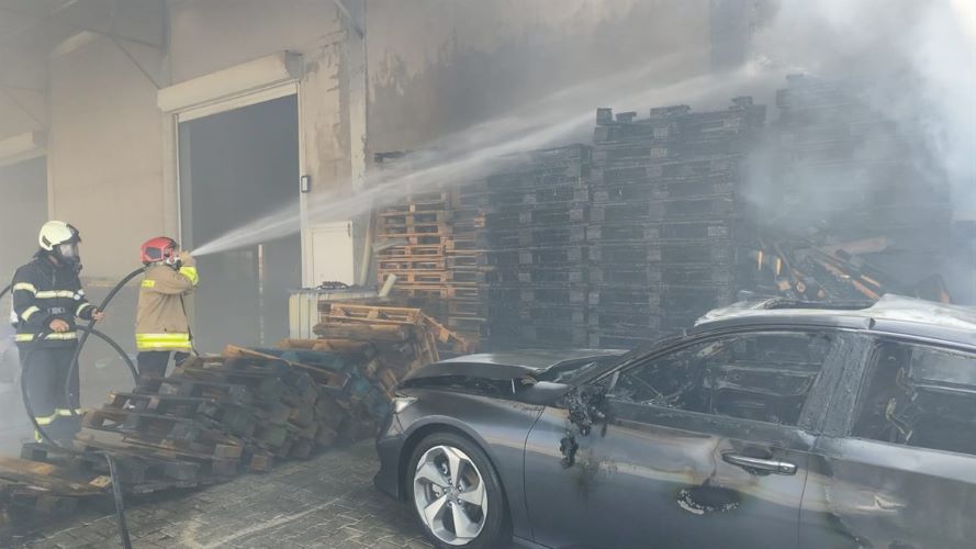 Mardin’de yangın çıkan yumurta deposu kullanılmaz hale geldi