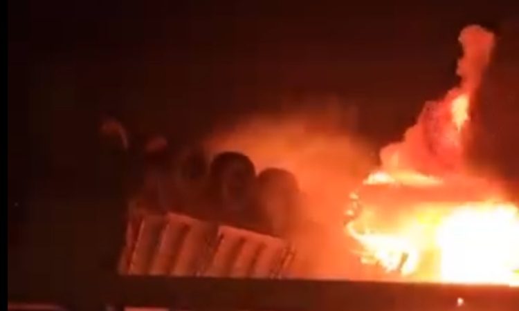 Mardin’de devrilen tır aleve topuna döndü: 1 ölü