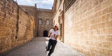 1756797399_RB_Mardin_Roof_Rush