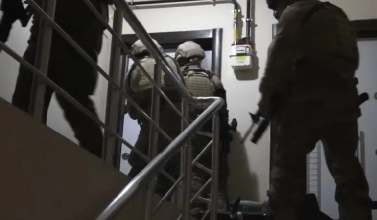 Mardin’de zehir tacirlerine eş zamanlı operasyon: 6 gözaltı