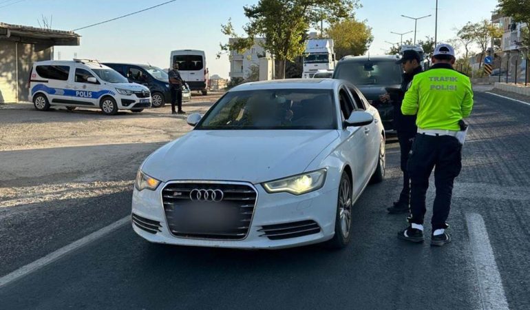 Mardin’de ‘Huzur ve Güven’ uygulamasında 12 sürücüye cezai işlem uygulandı