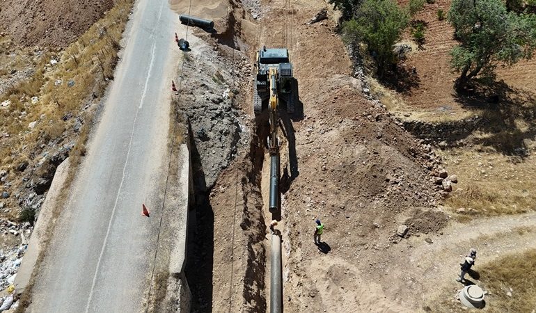 Mardin’de yenilenen ana isale hattından ilk su verildi